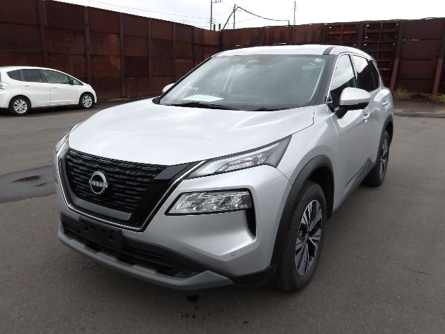 2023 Silver Nissan Xtrail  Eforce