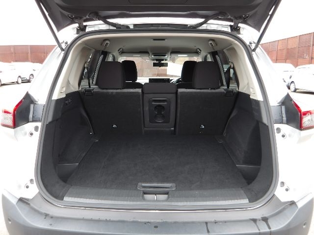 2023 Silver Nissan Xtrail  Eforce