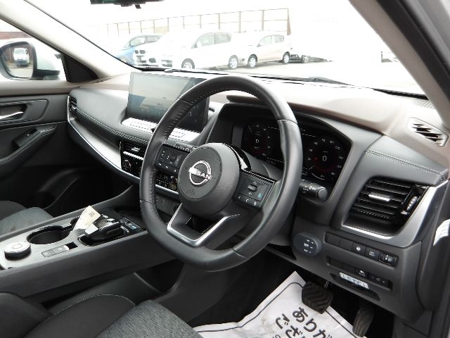 2023 Silver Nissan Xtrail  Eforce