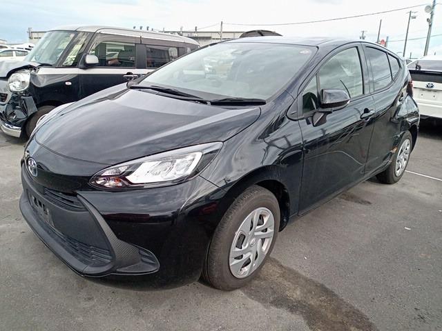 2022 Black Toyota Aqua