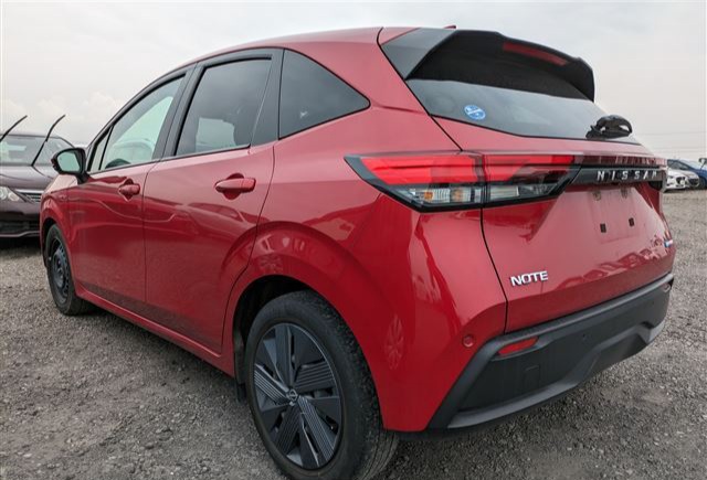 2022 Red Nissan Note