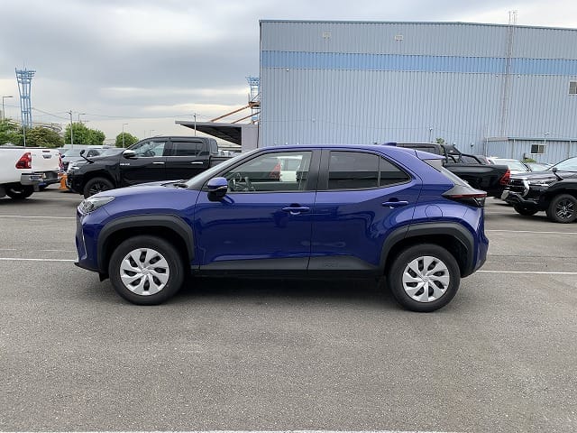 2022 Blue Toyota Yaris Cross