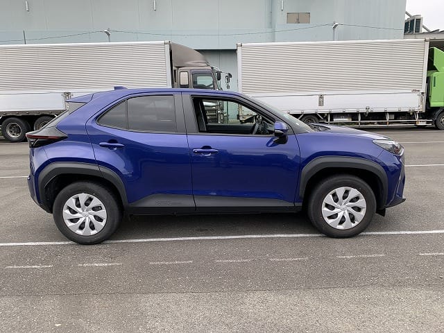 2022 Blue Toyota Yaris Cross