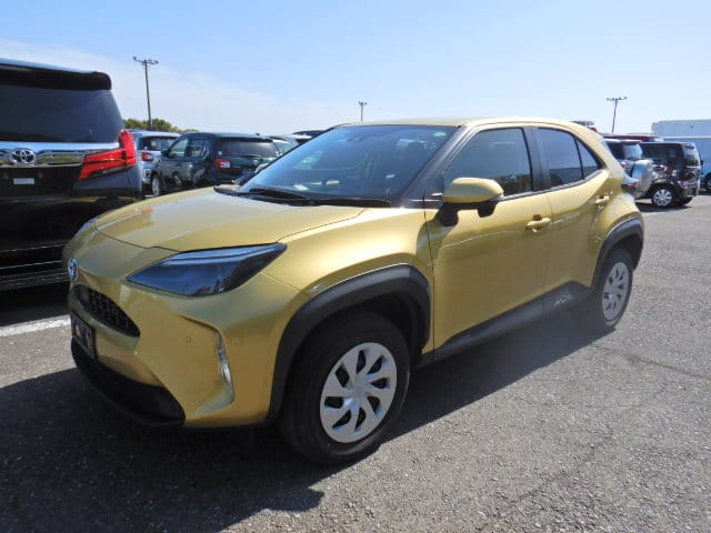2022 Gold Toyota Yaris Cross