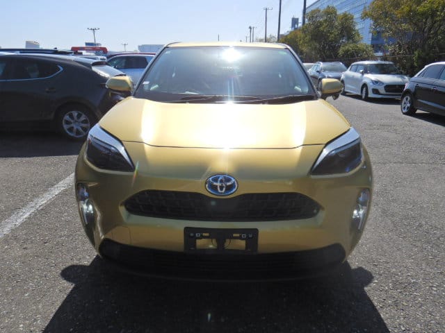 2022 Gold Toyota Yaris Cross