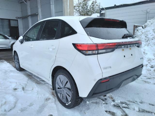 2023 White Nissan Note 4WD(reserved)