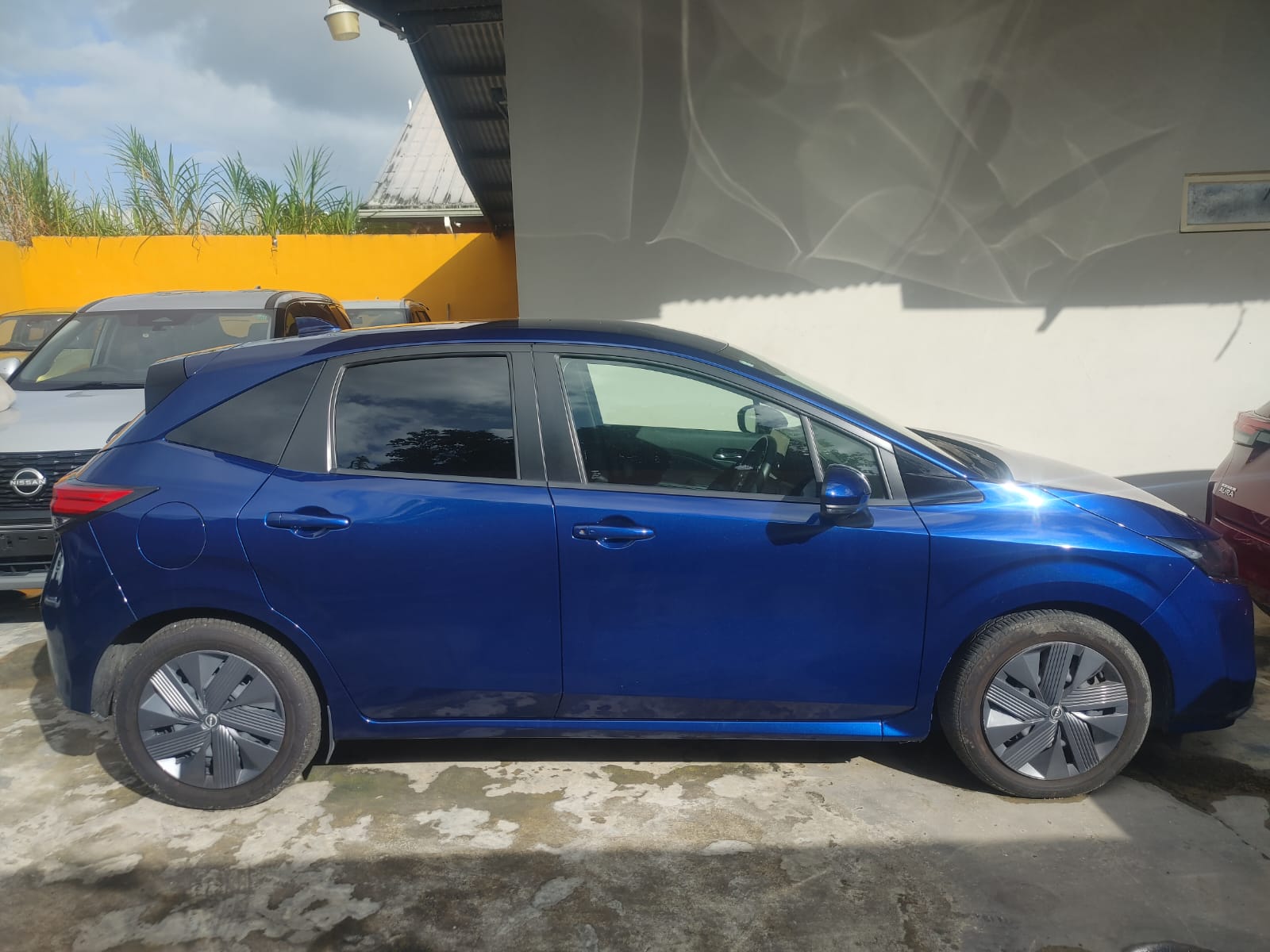 2023 Blue Nissan Note