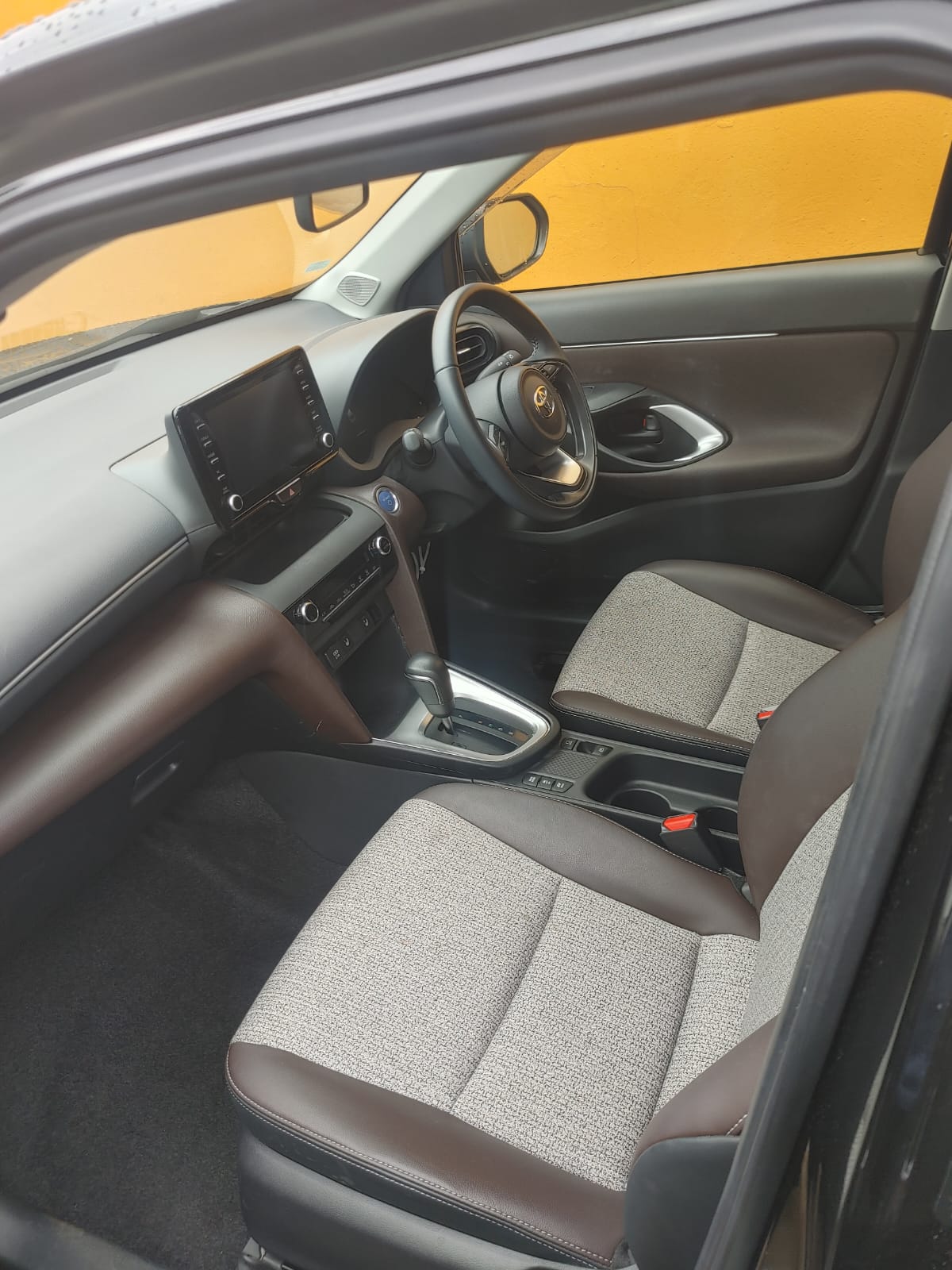 2022 Black Yaris Cross Z(reserved)