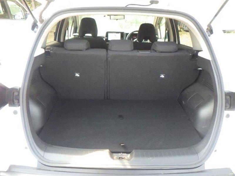 2023 White Nissan Note