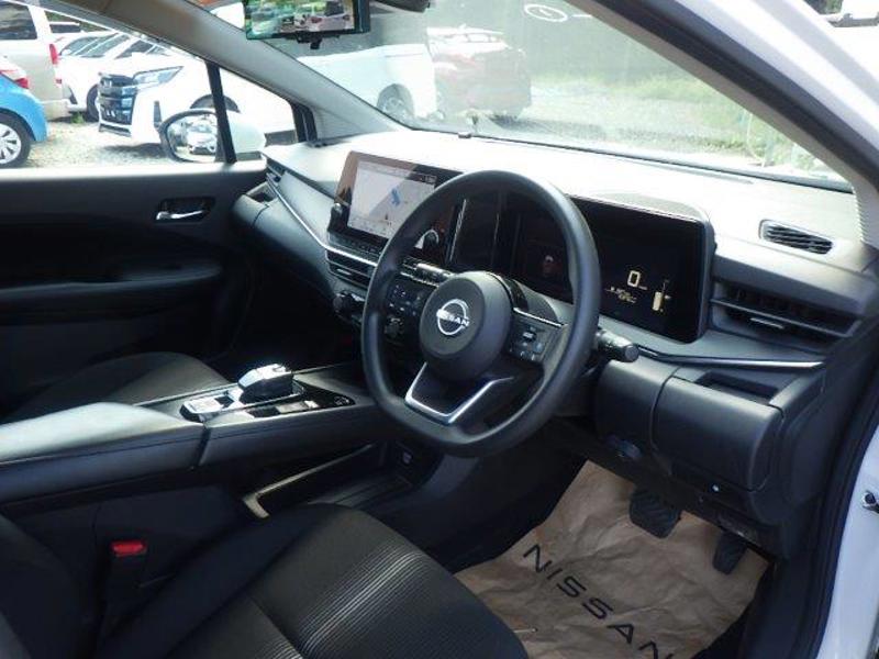 2023 White Nissan Note