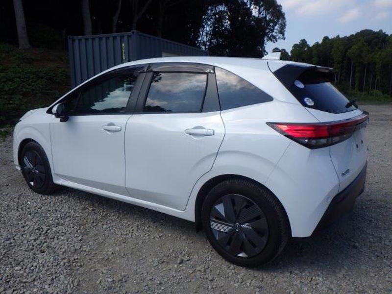 2023 White Nissan Note