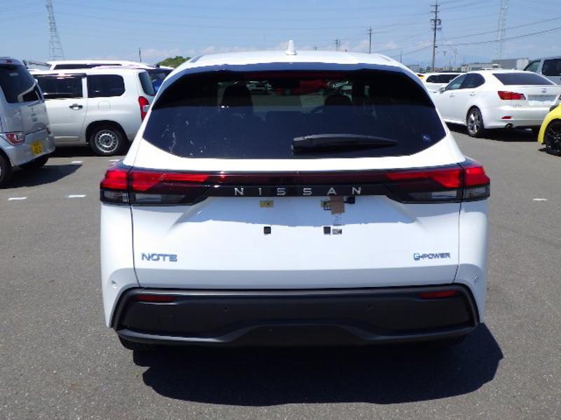 2023 White Nissan Note