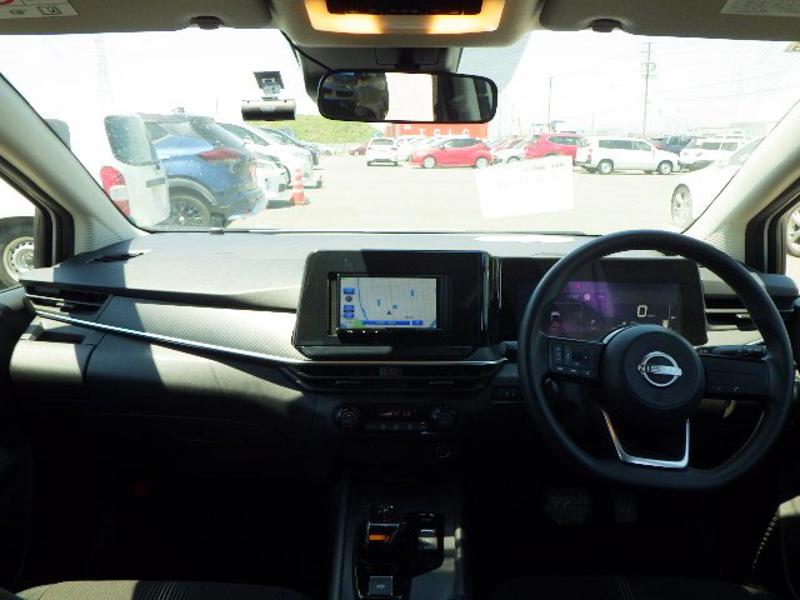 2023 White Nissan Note