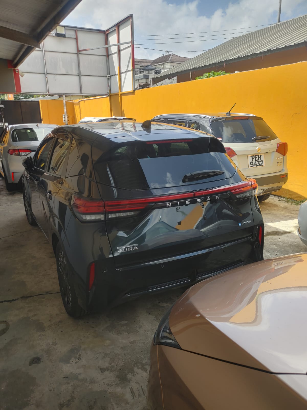 2025 Black Nissan Aura