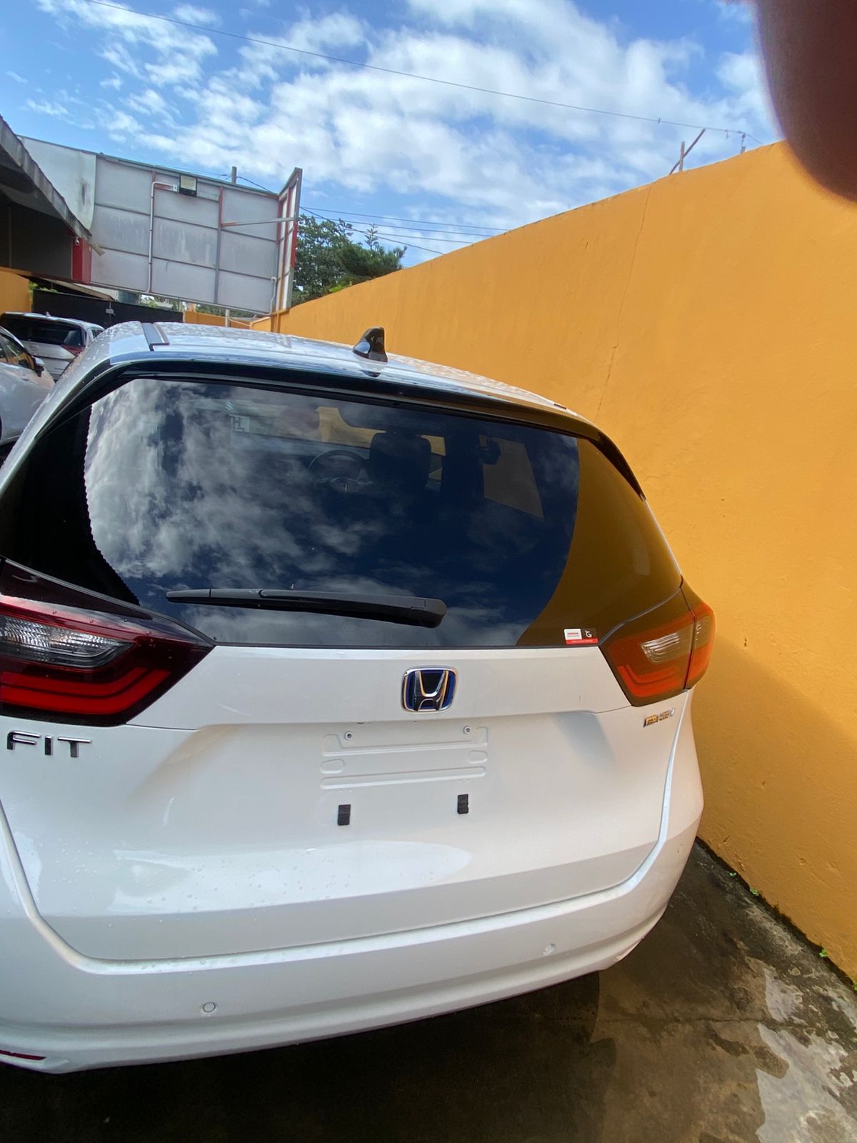 2023 White Honda Fit