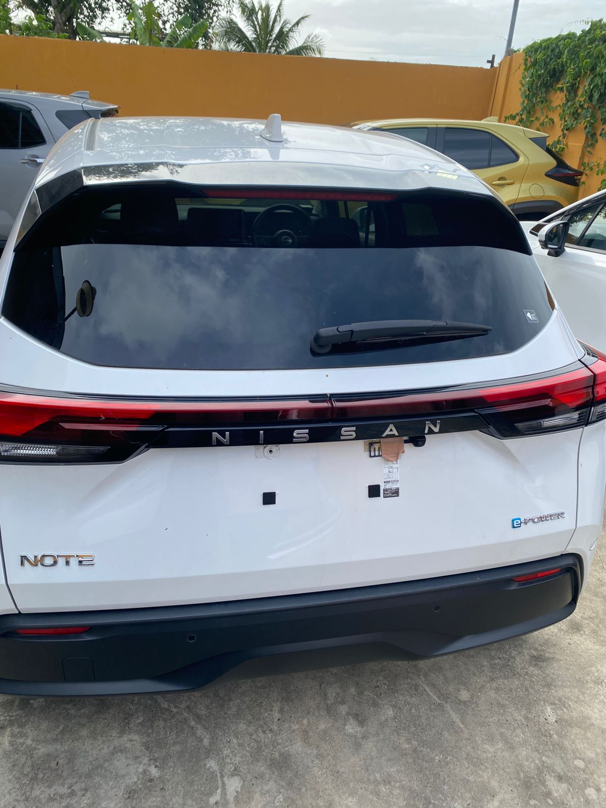 2023 White Nissan Note