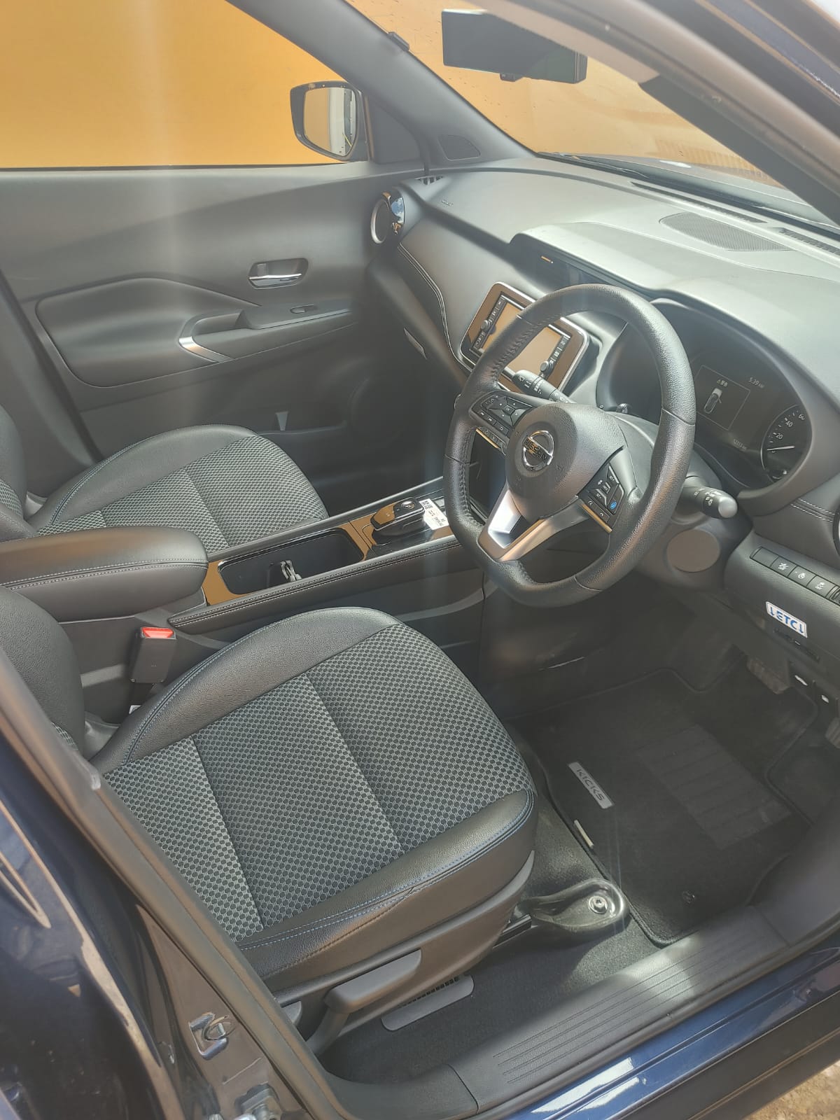 2023 Blue Nissan Kicks