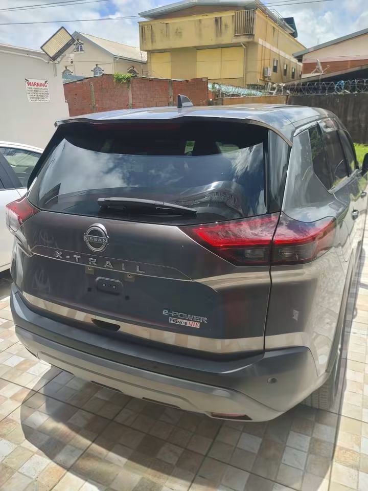 2023 Grey Nissan Xtrail