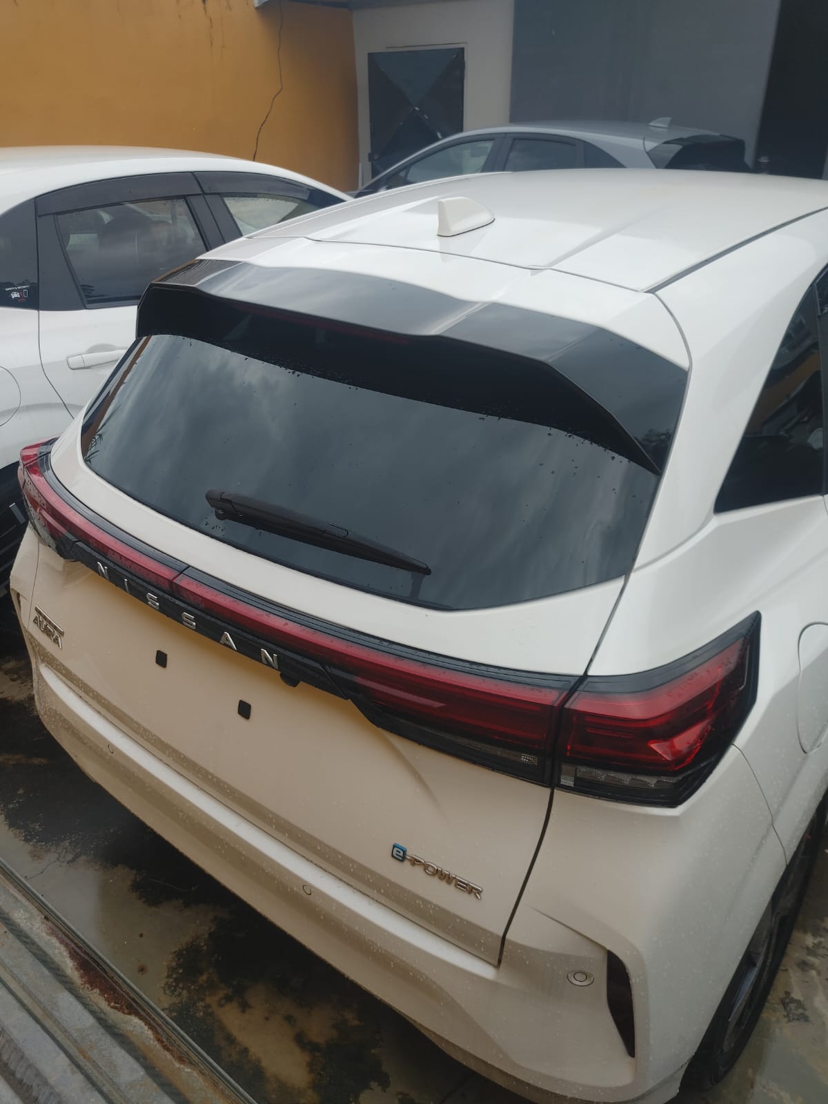 2023 White Note Aura
